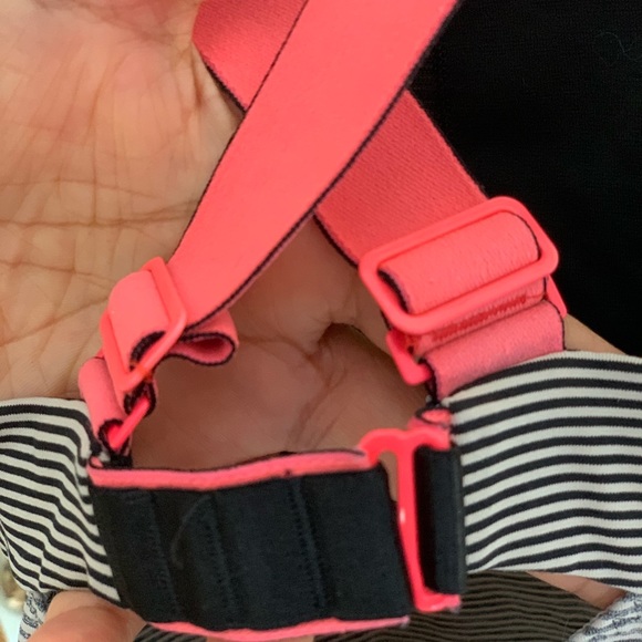 Lululemon Athletica Run: Catch me tank Tonka stripe size 2 - Picture 6 of 10